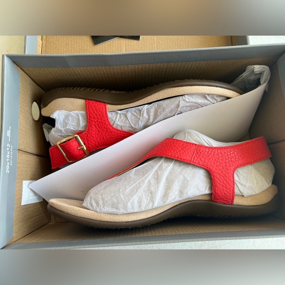 NIB - Vionic Terra Poppy Red - Size 8 - Picture 4 of 7